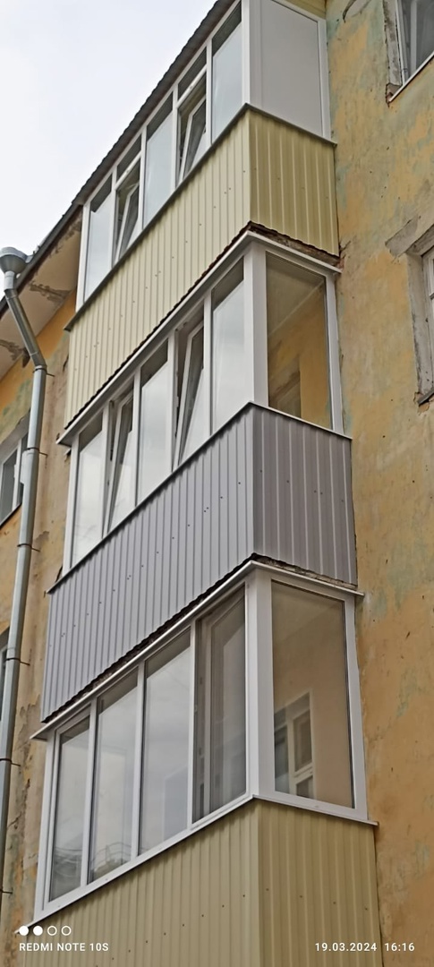 Остекление балкона ПВХ окна + внутренняя отделка 1