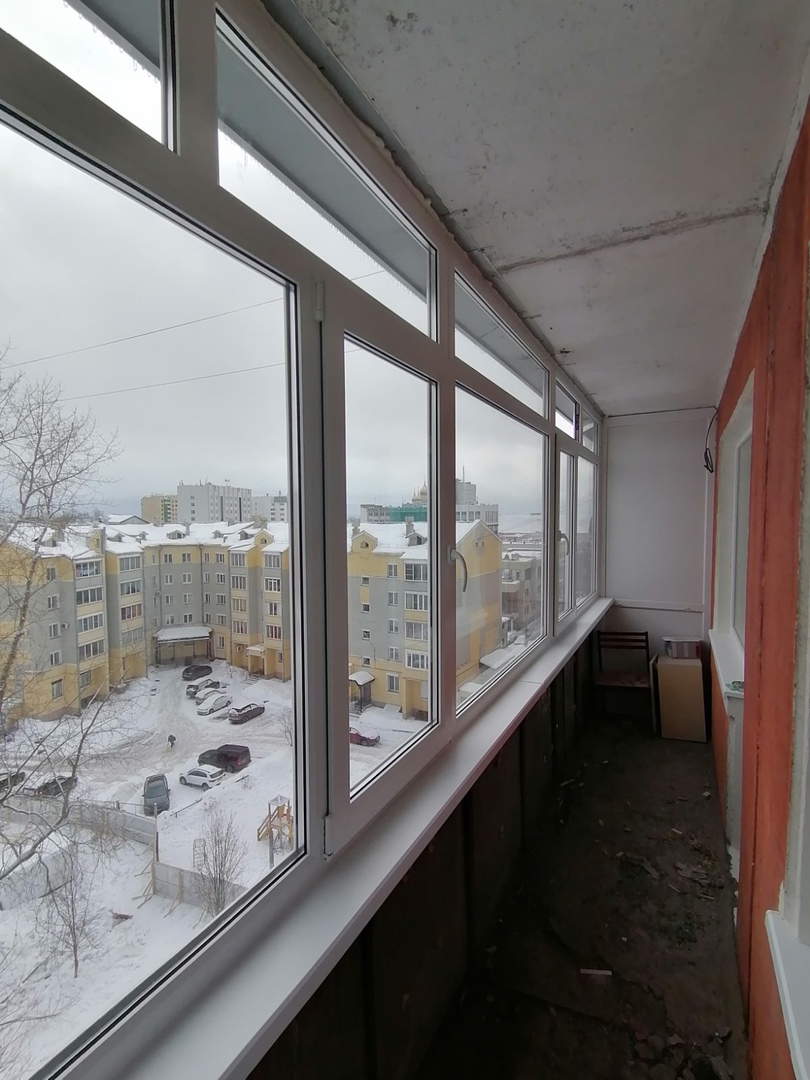 Остекление балкона пластиковые окна г. Архангельск, ул. Ломоносова 90