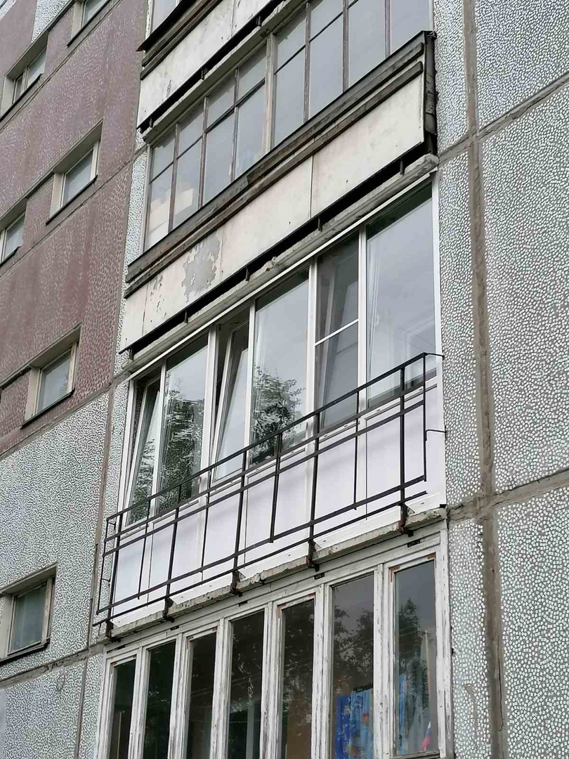 Остекление балкона раздвижные окна г.Архангельск пр.Ломоносова д.131
